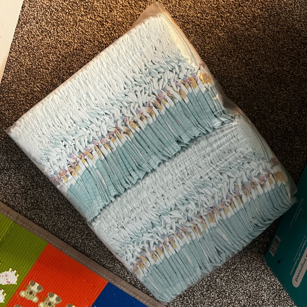 84 COUNT DIAPERS size 5